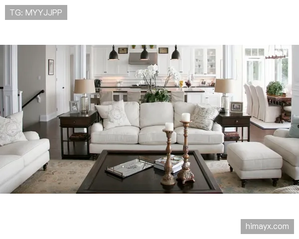 刚刷到扎克拉文家客厅照，单件家具能买我家一个月房贷，看的我怀疑人生