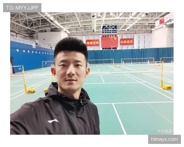 谌龙赛场上冷如冰，私下却敢花十万买包，感觉像换了个人似的！